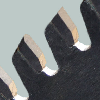 a close-up on the beartooth c9 carbide teeth on a grizzly extreme series blade